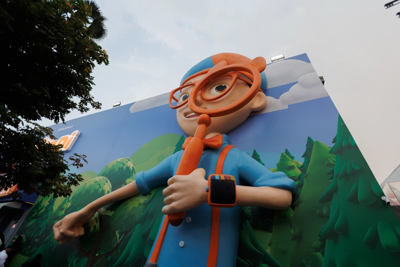 BLIPPI Experience Hero Image 2